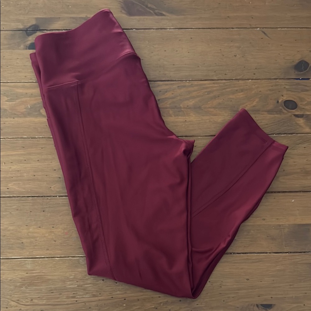 UnderArmor Burgundy Leggings Size Medium